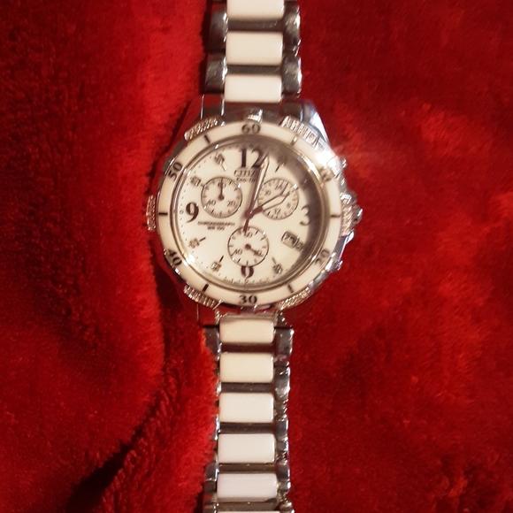 Citizen Eco-Drive w Chronograph WR 100 - Picture 4 of 4